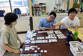 学校卒業後における学びの支援に関する実践研究